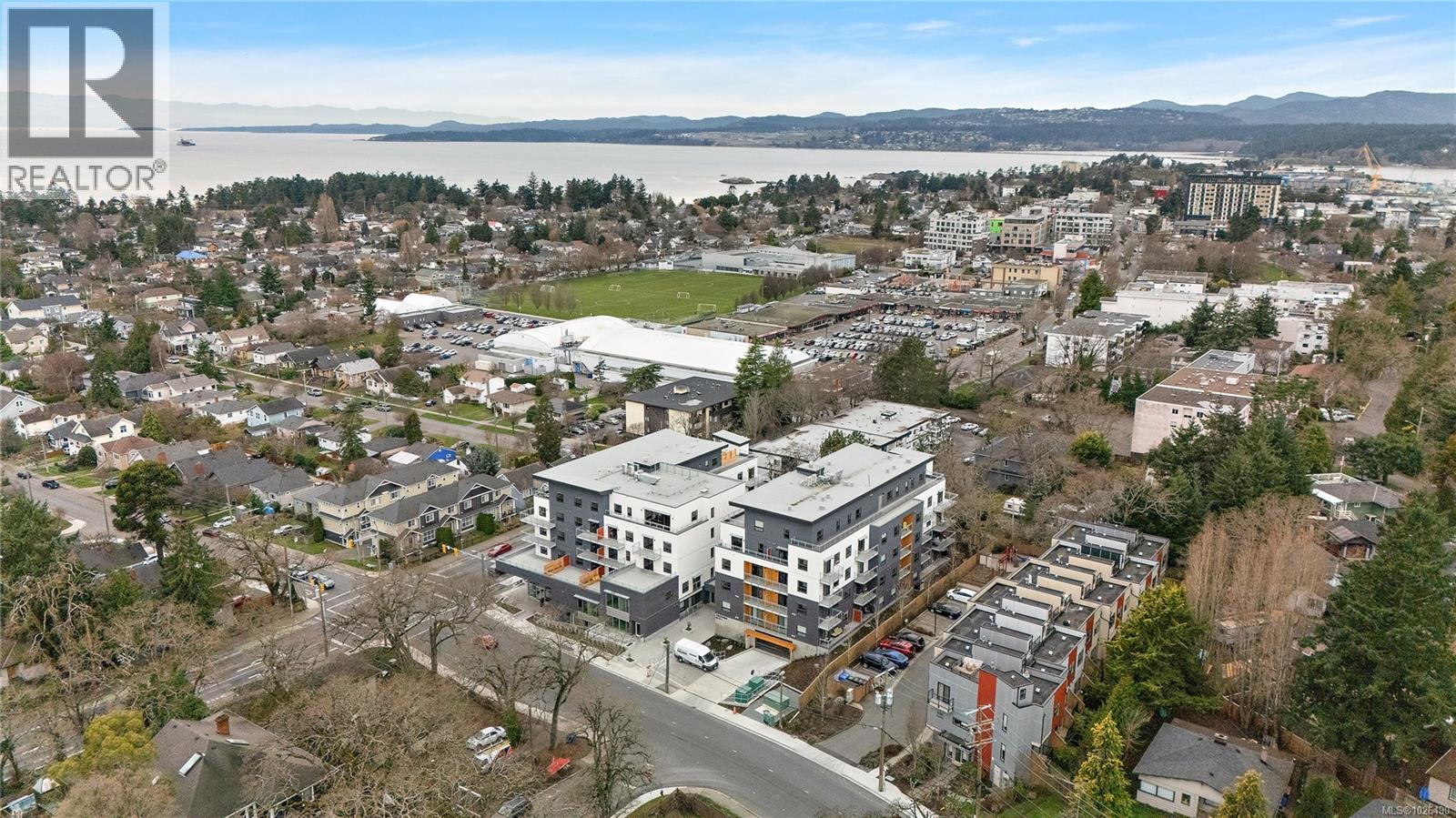 1102 Esquimalt Unit 202