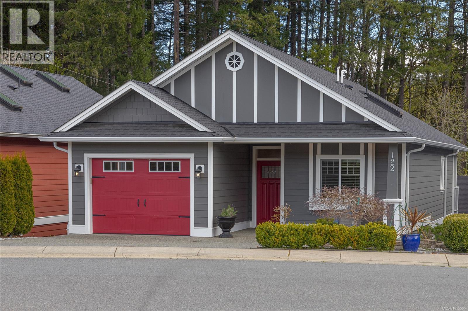 122 Village photo 2