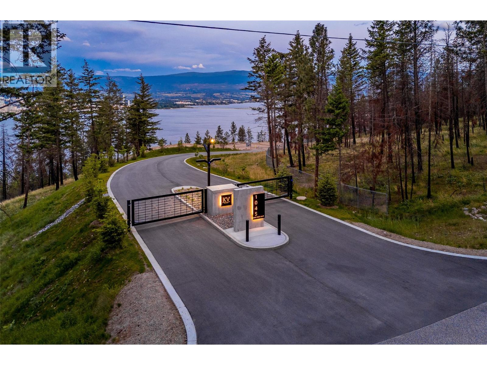 1045 Bear Creek