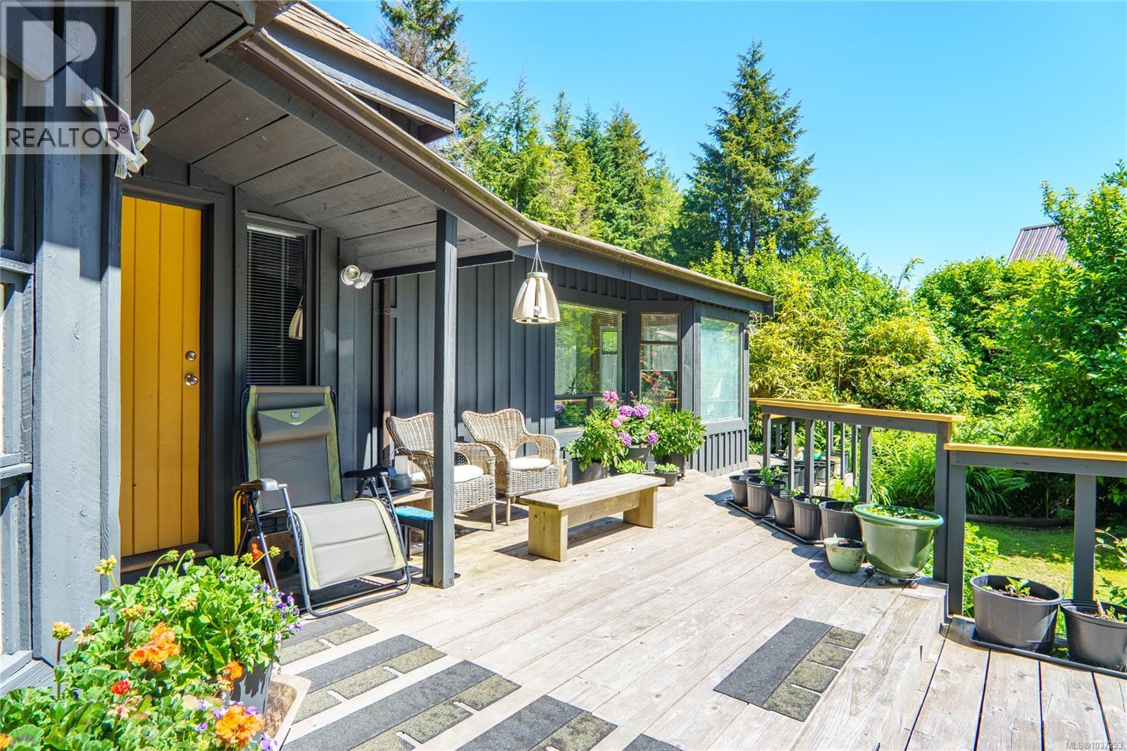 1334 Chesterman Beach
