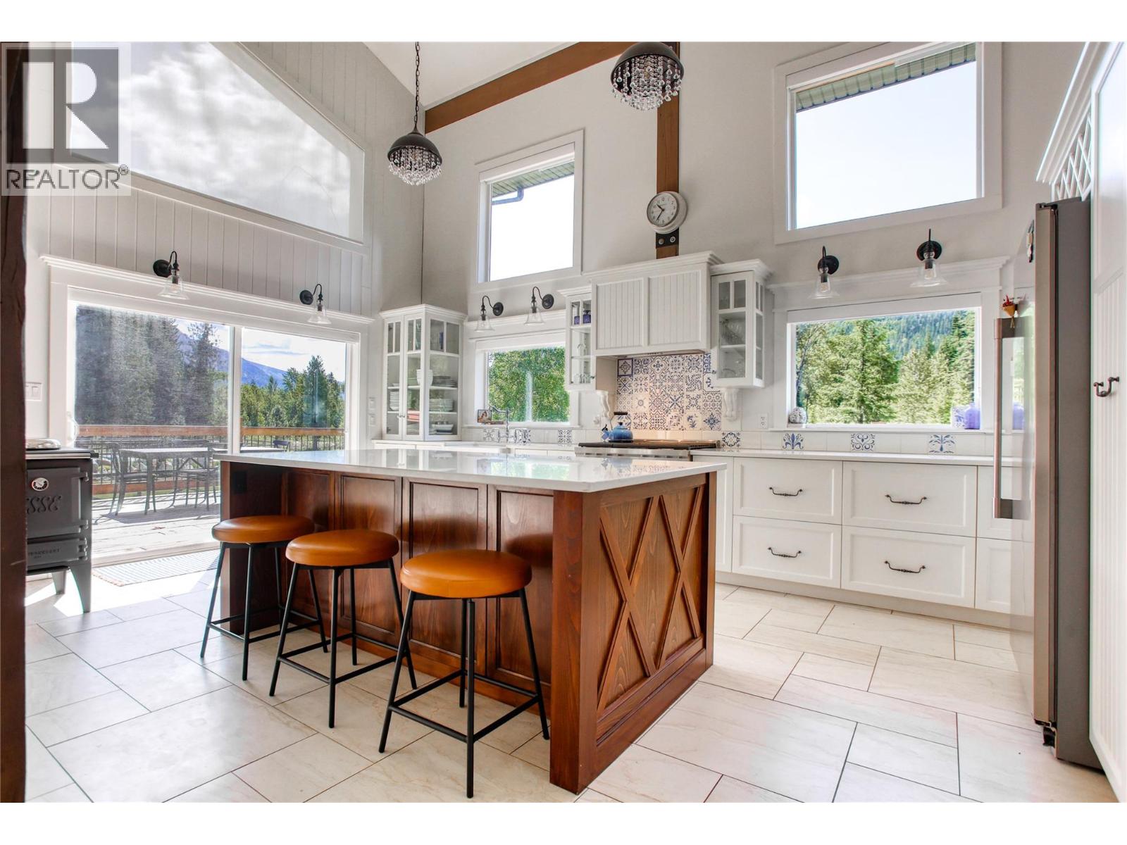 3290 Little Slocan South