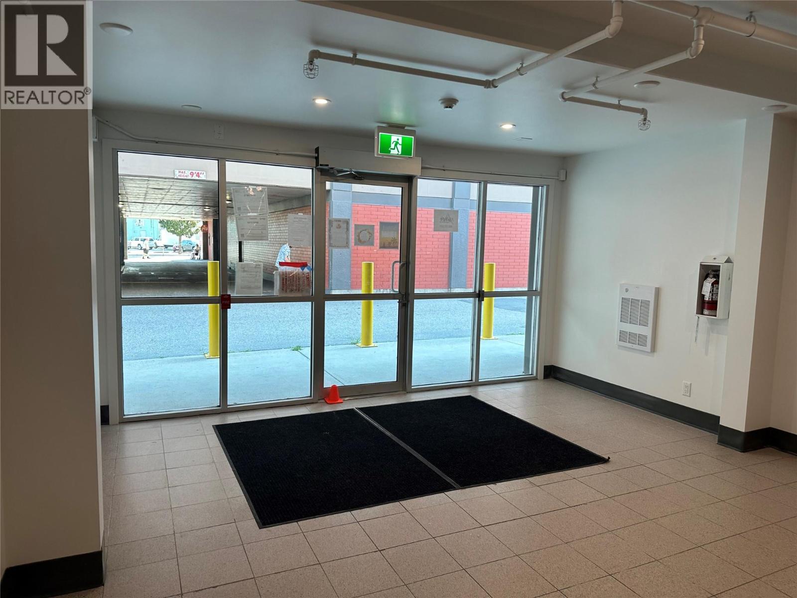 352 WINNIPEG Unit 207 photo 3