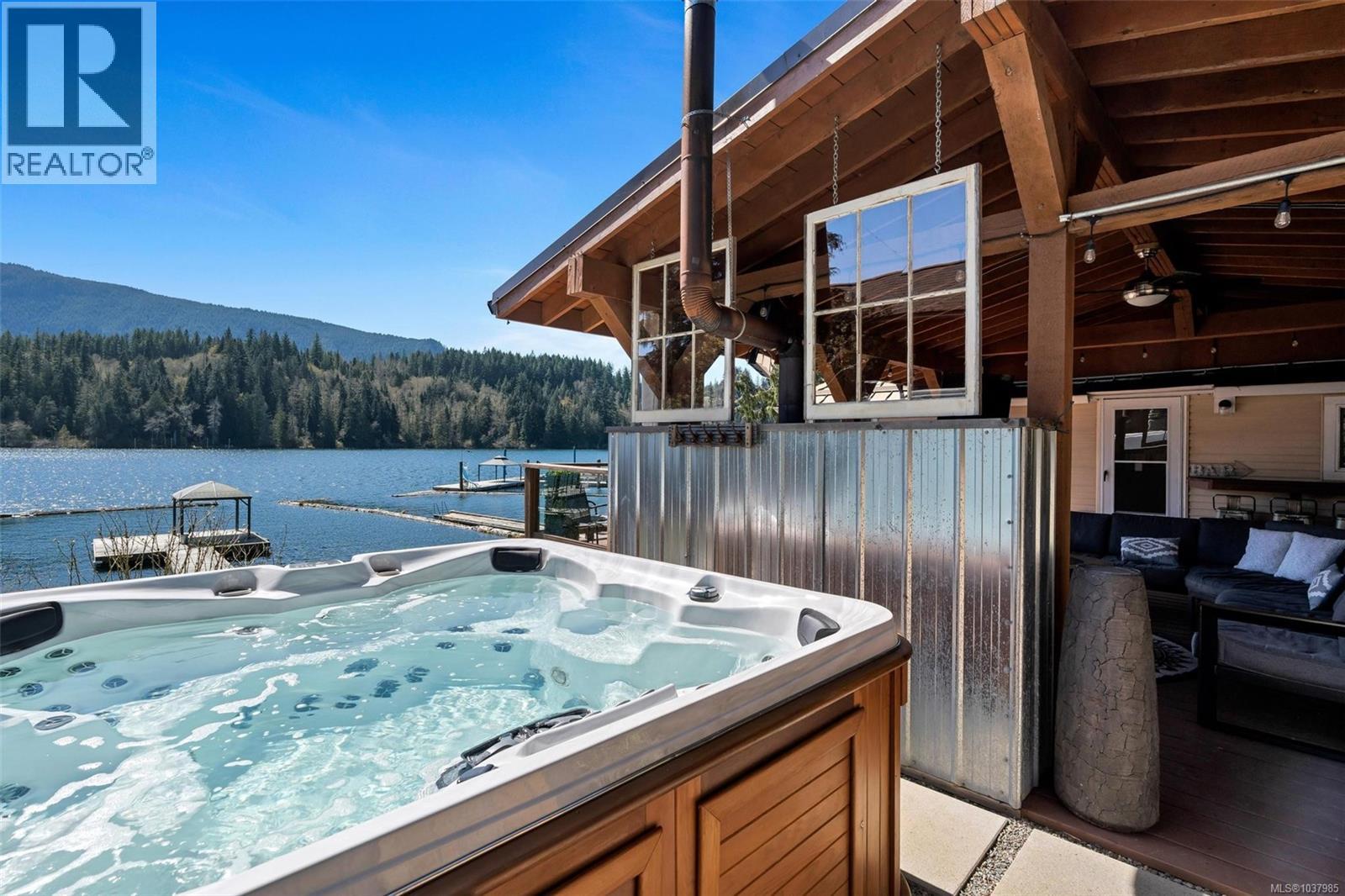 8624 North Shore