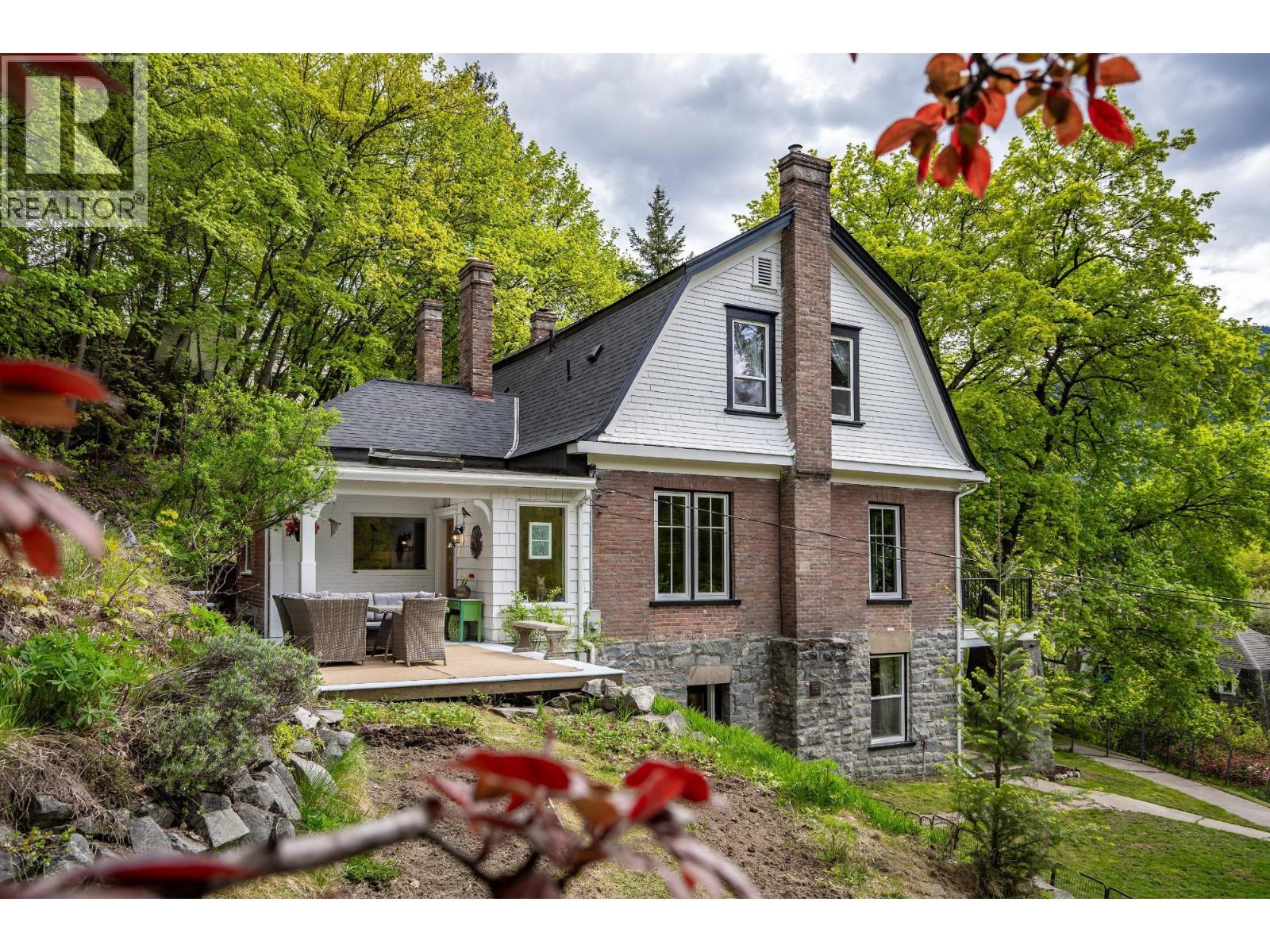519 Cedar