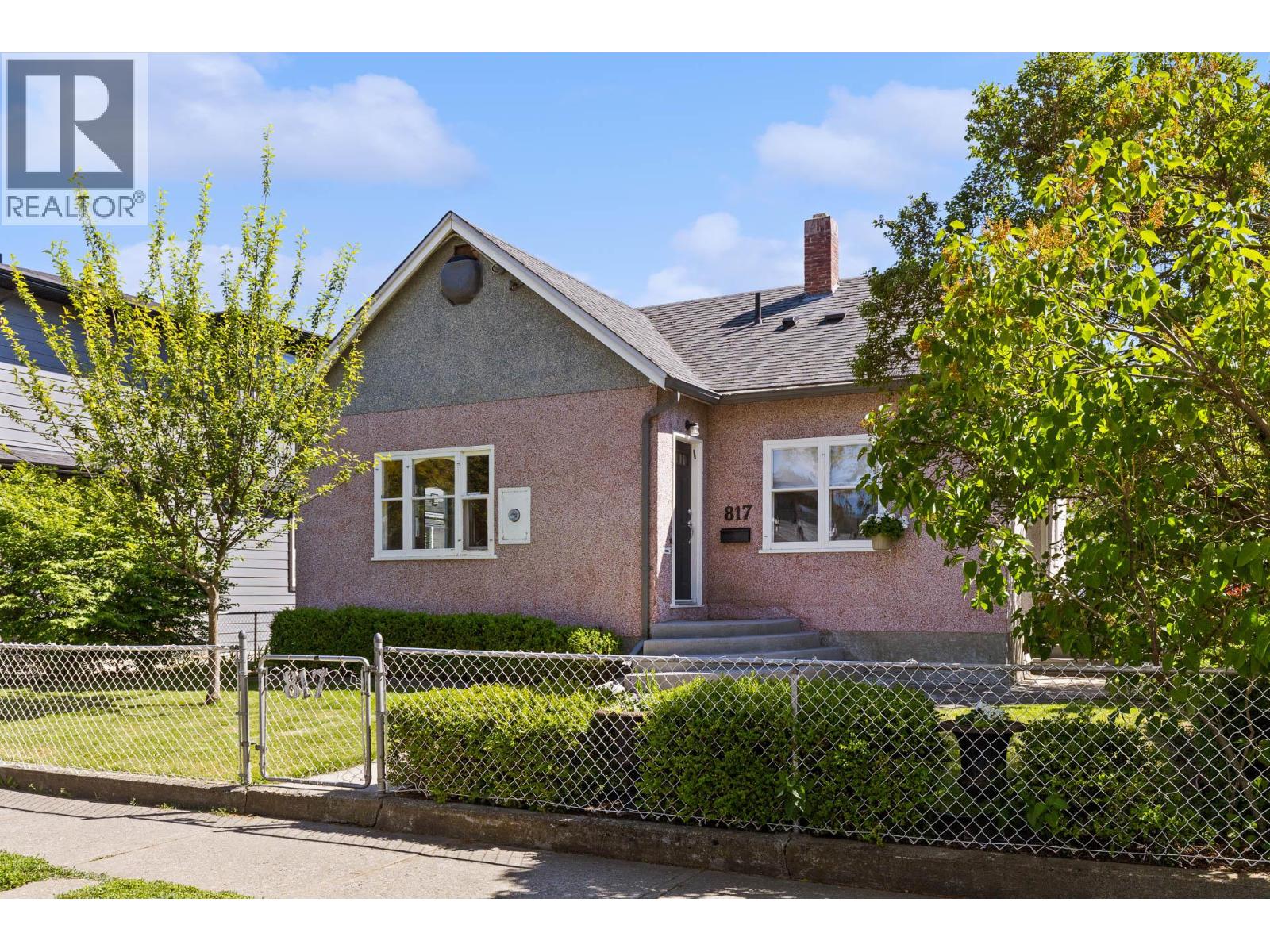 817 Fuller