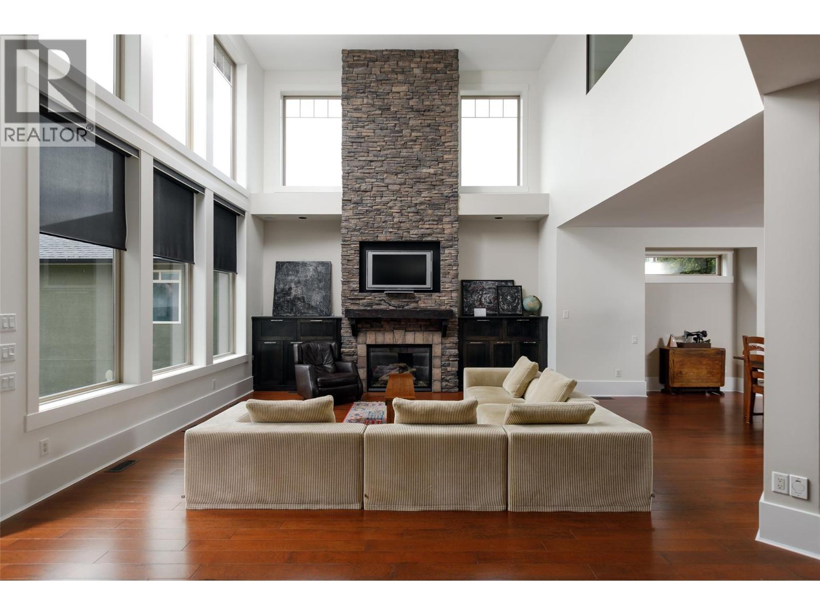 3192 Vineyard View
