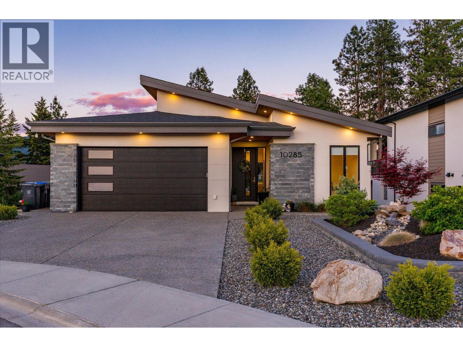 10285 Beacon Hill