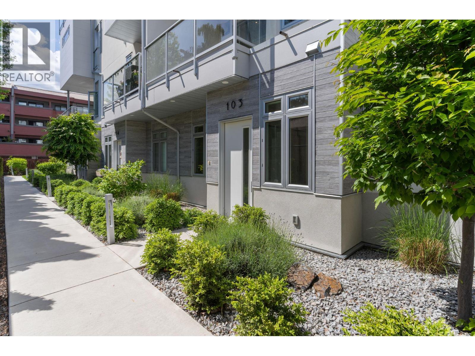 222 Lee Unit 103