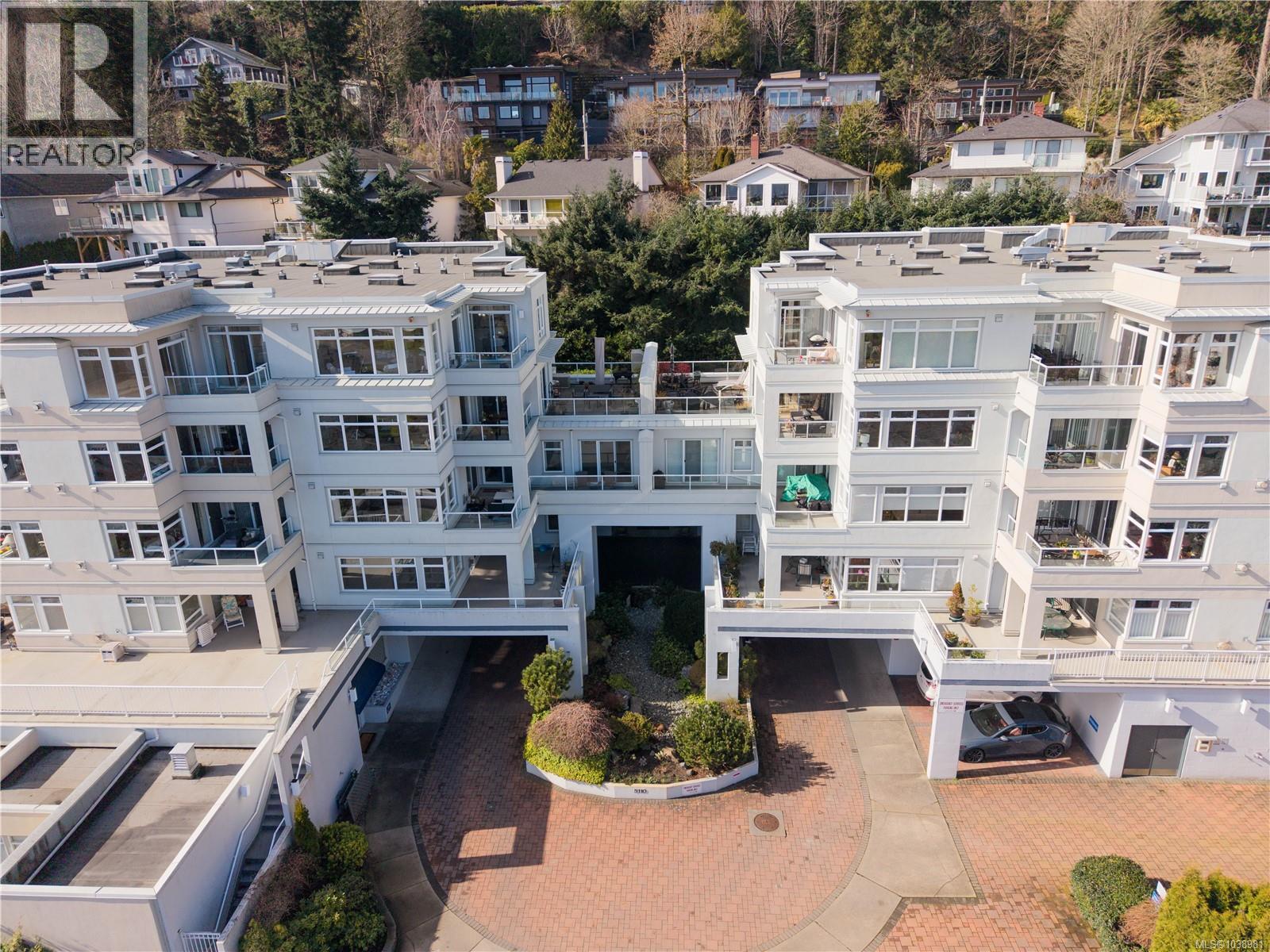 5110 Cordova Bay Unit 306