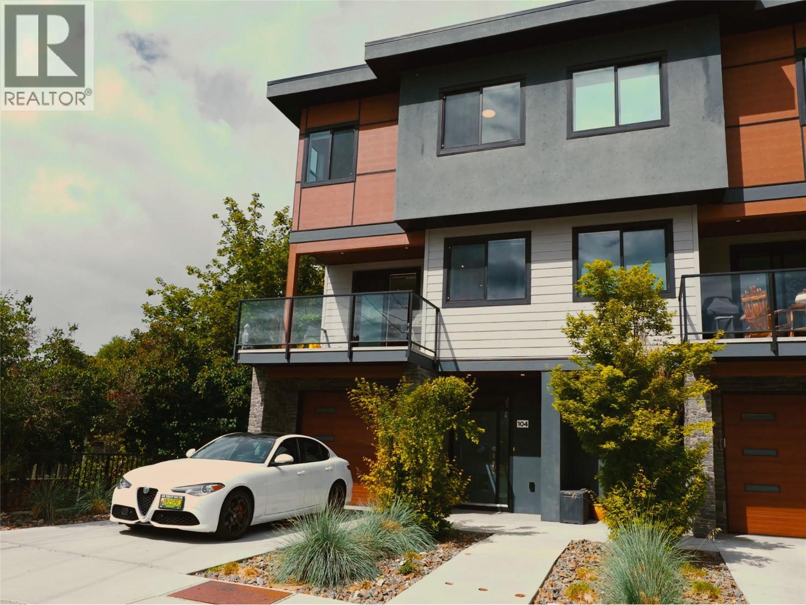 190 VANCOUVER Unit 104