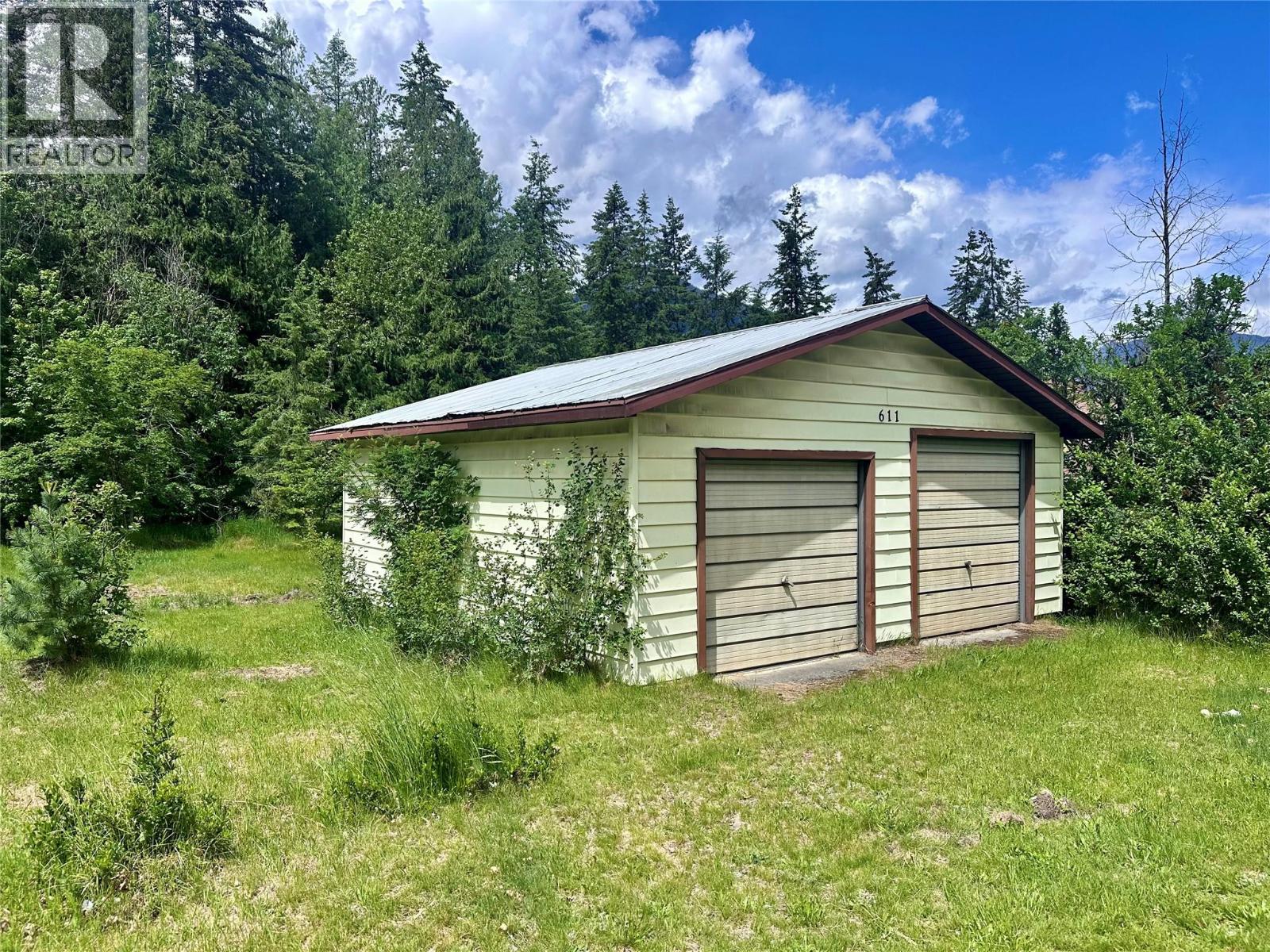 611 Slocan
