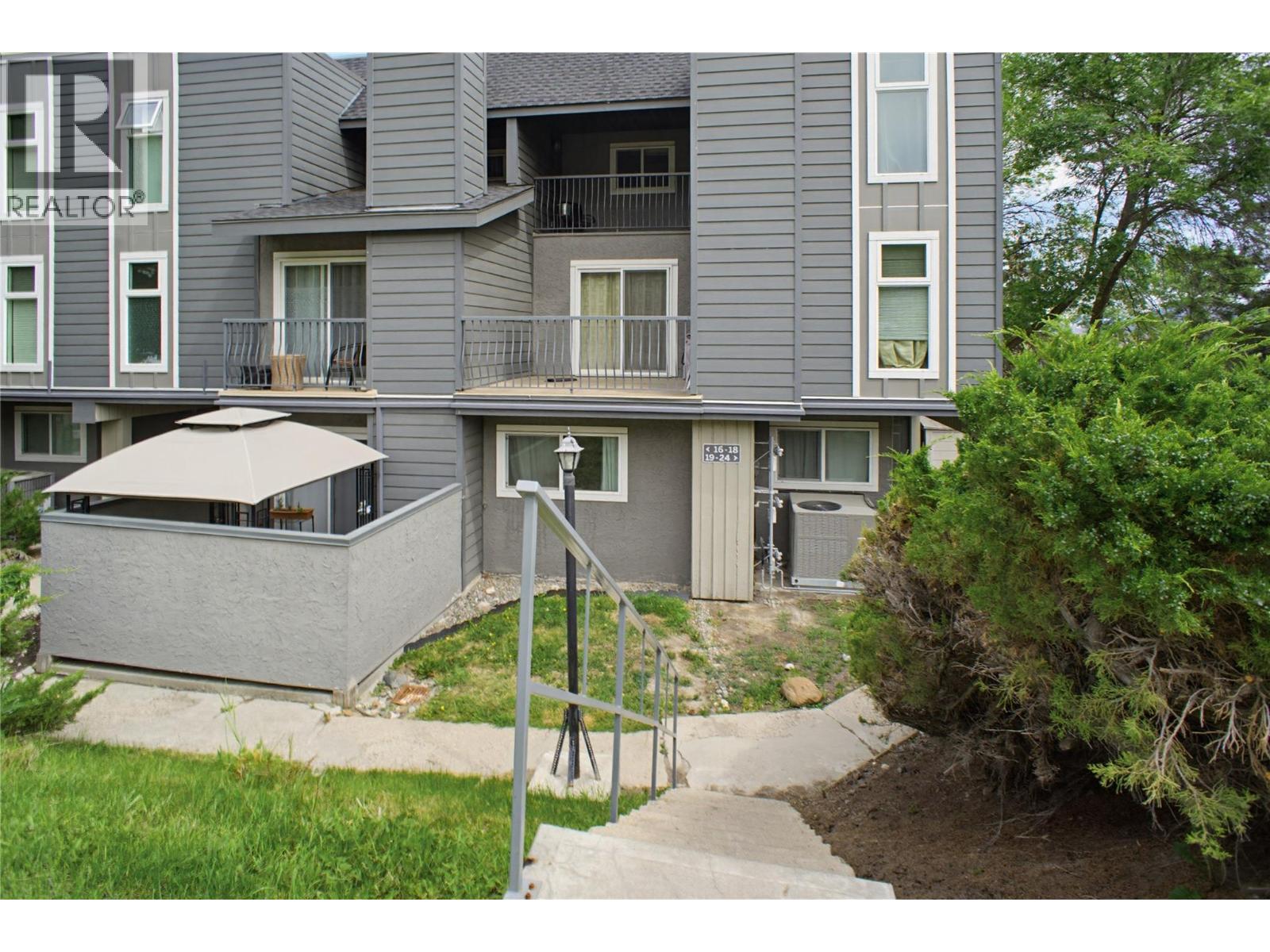 1221 Hugh Allan Unit 20