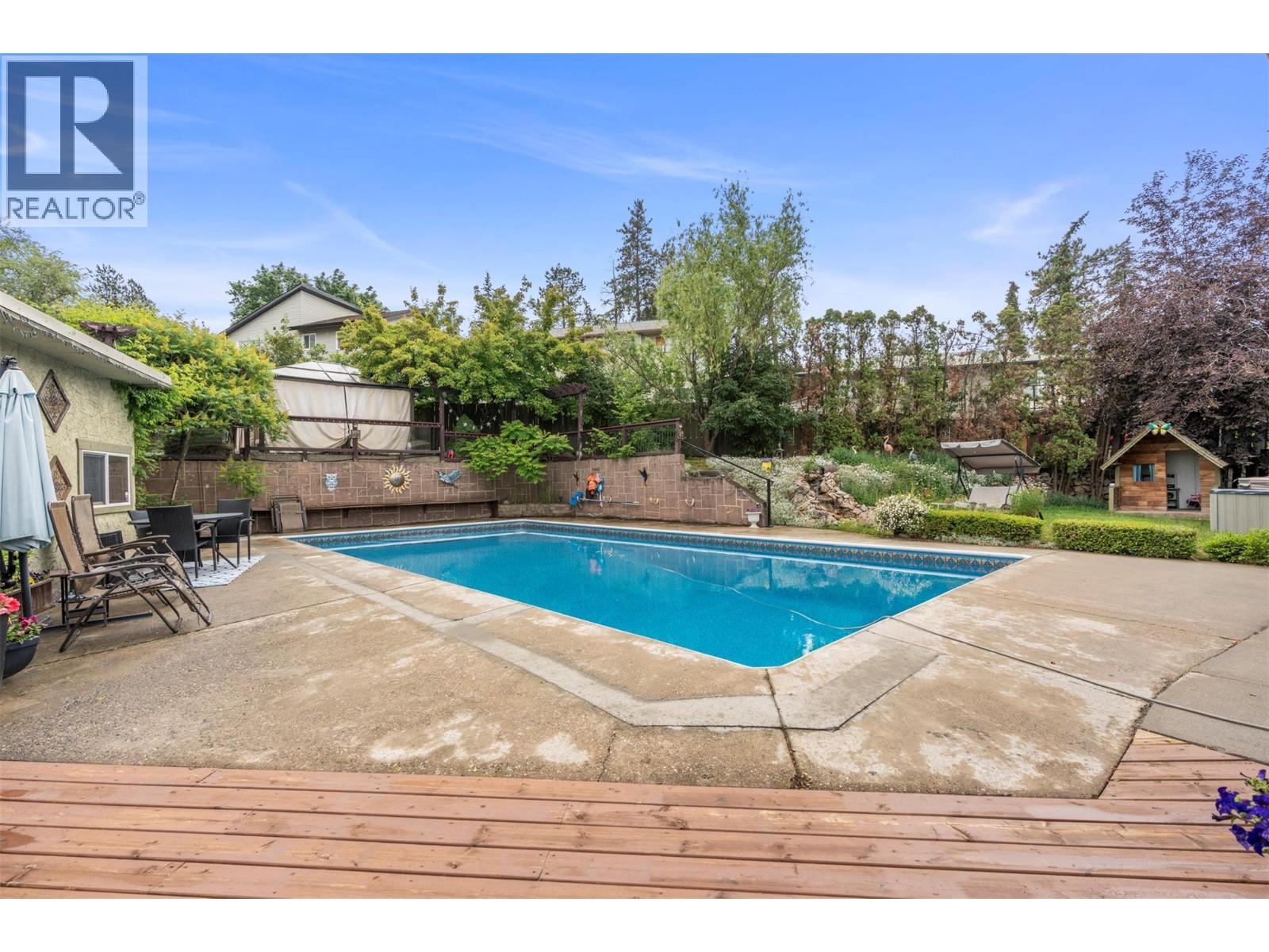4105 Pleasant Valley