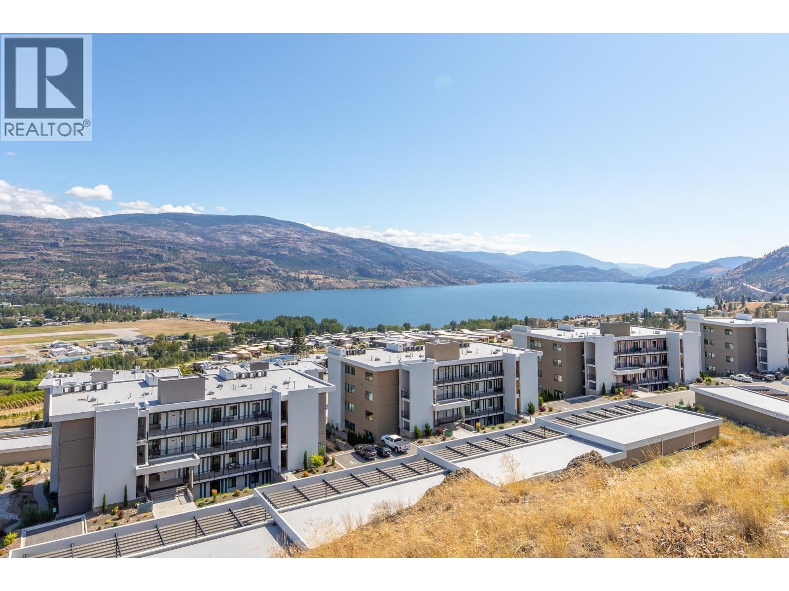 700 VISTA Unit 712