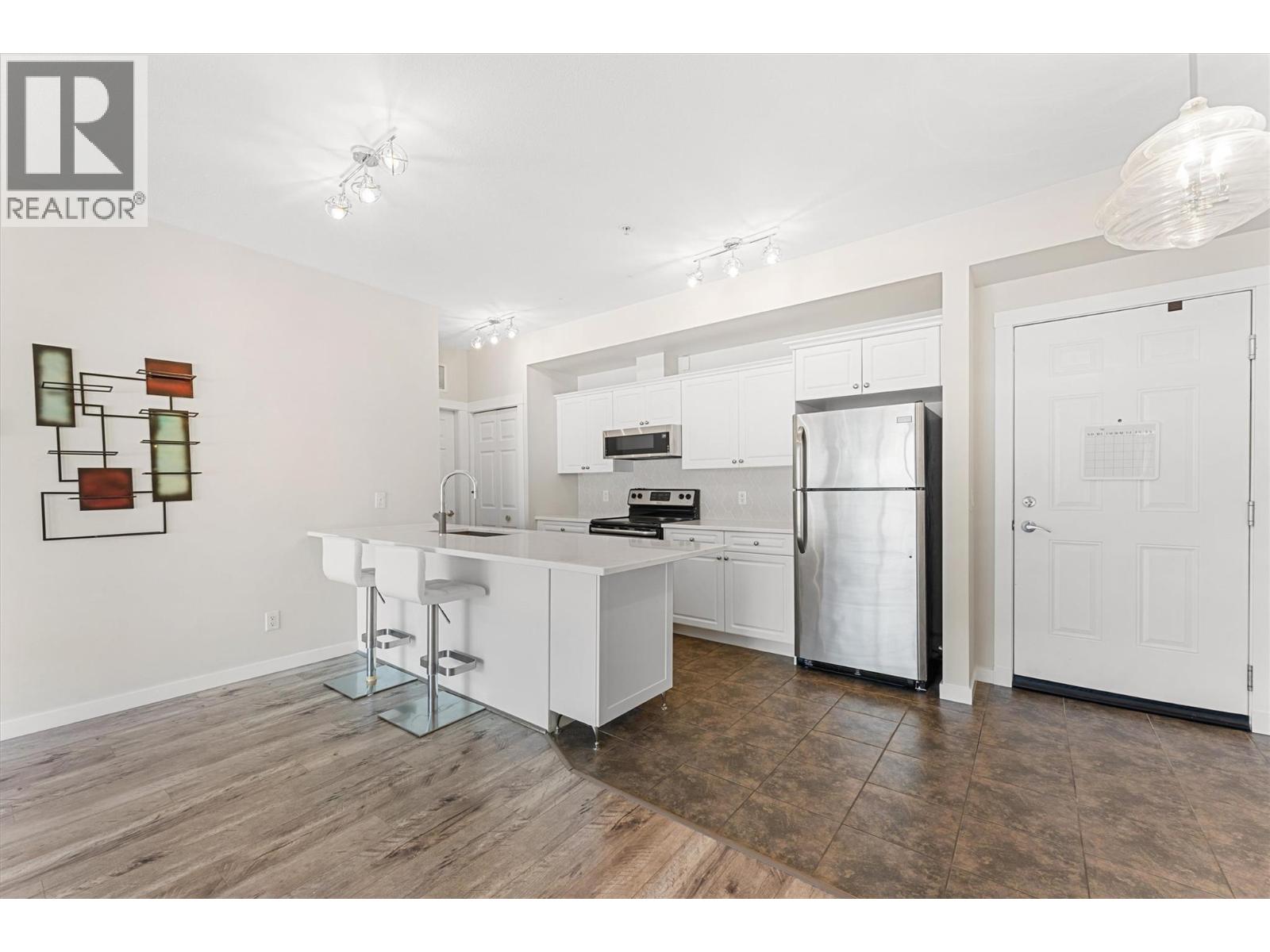3550 Woodsdale Unit 303
