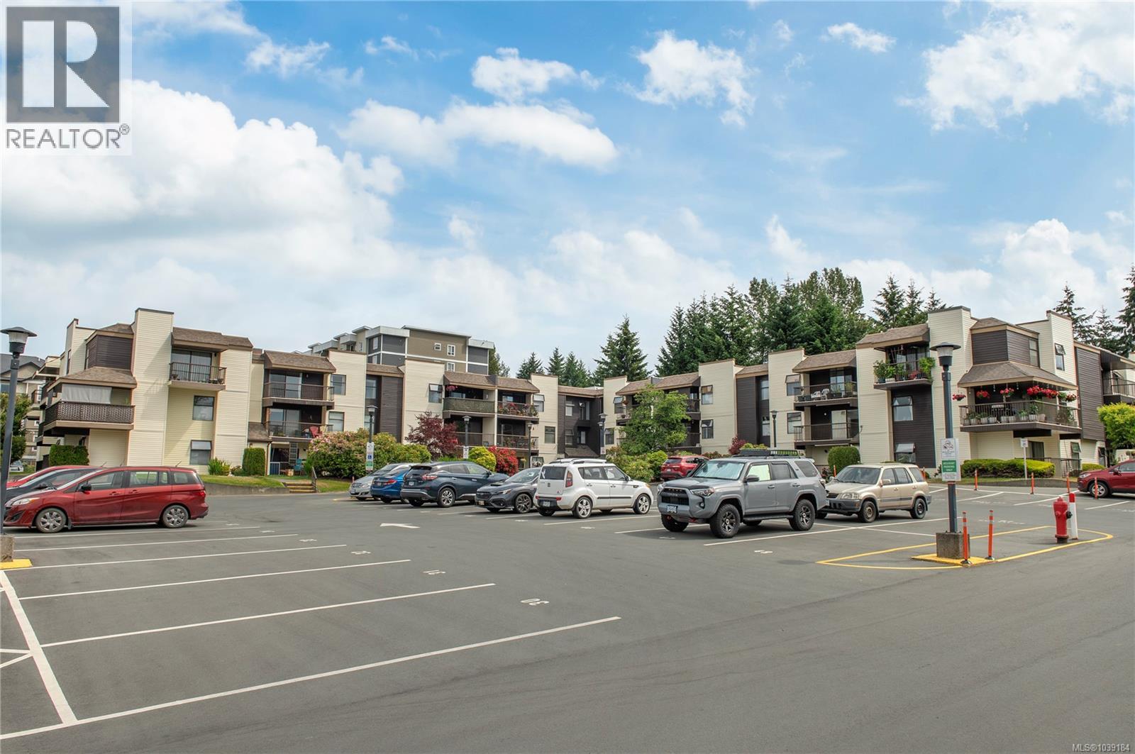 585 Dogwood Unit 210