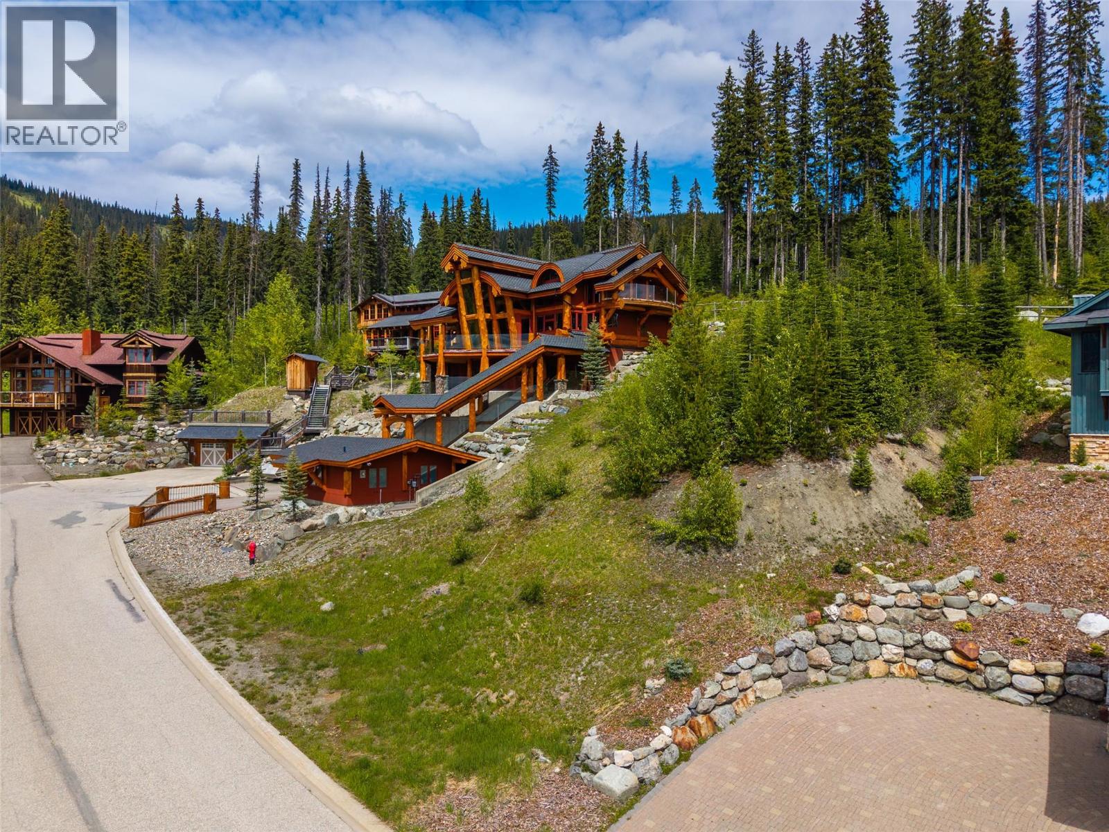 4246 Bella Vista