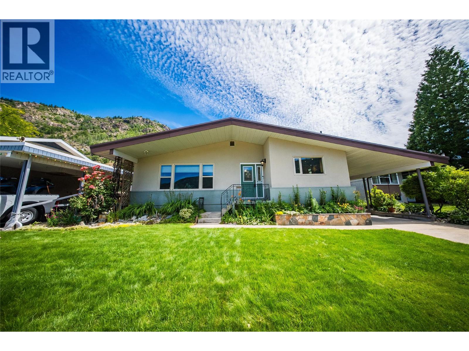 3651 Carnation