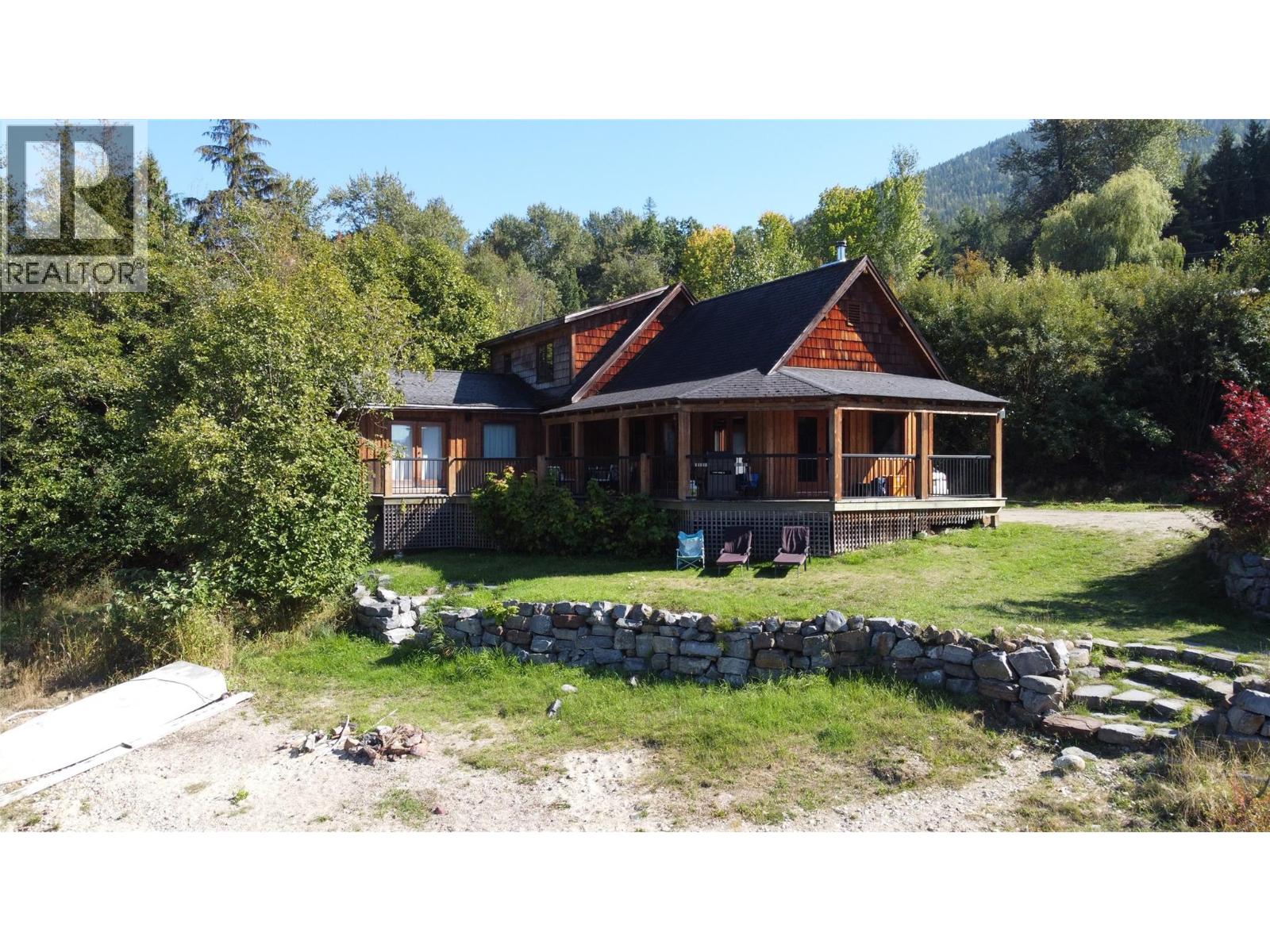 113 Kootenay Lake