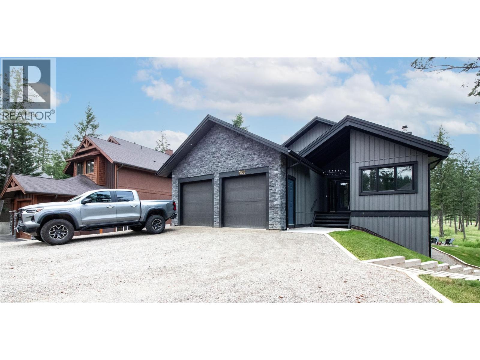 2552 Sandstone