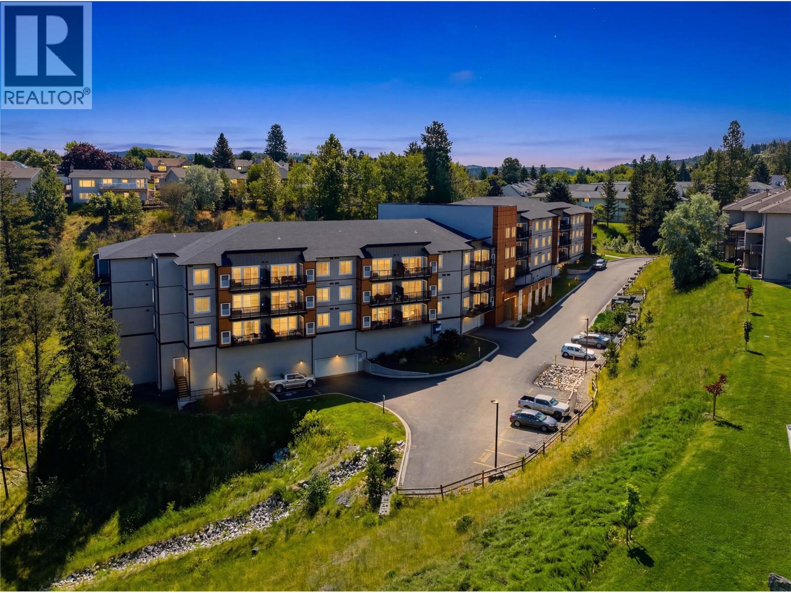 2046 ROBSON Unit 216