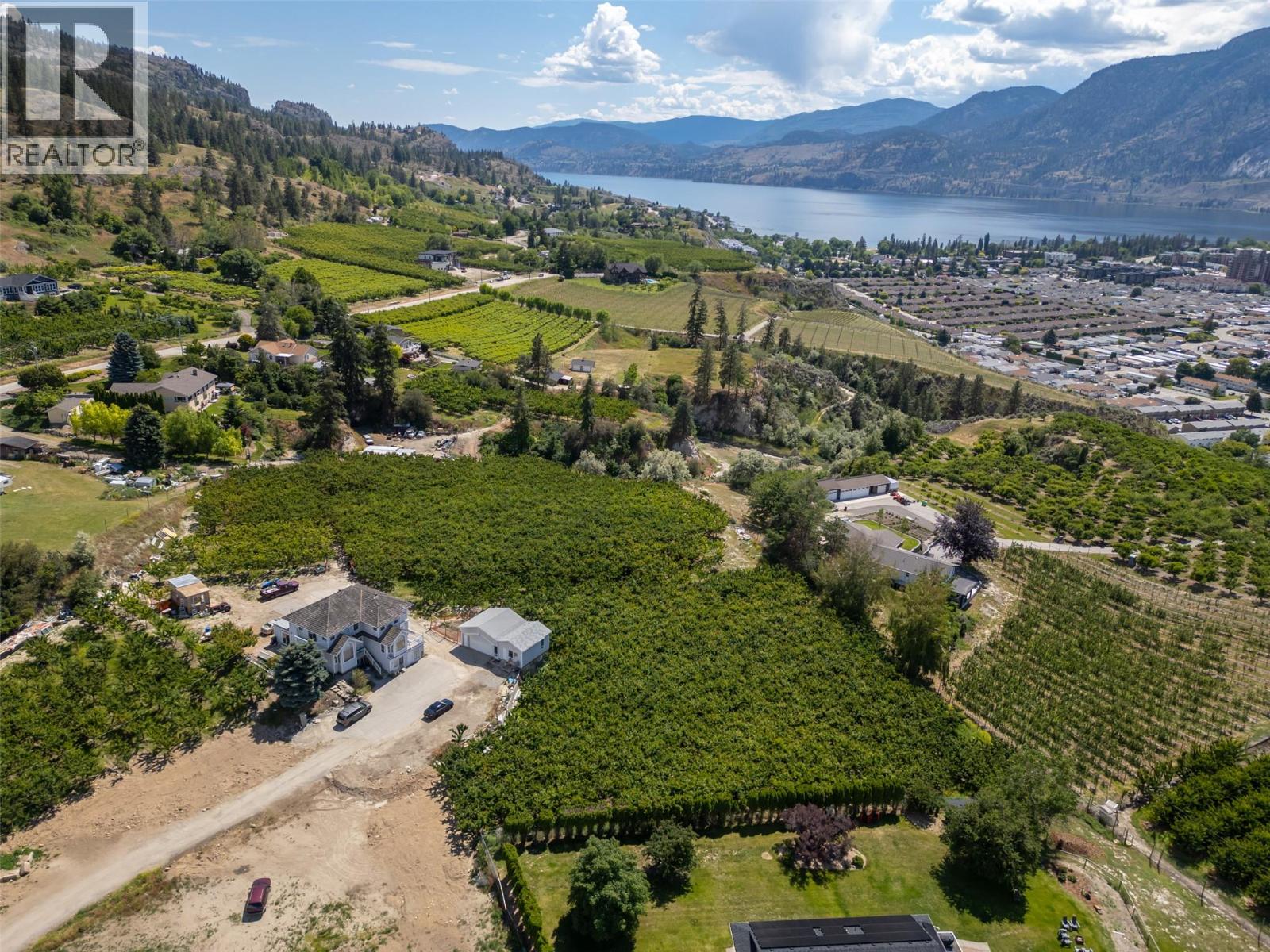 2885 Valleyview photo 5