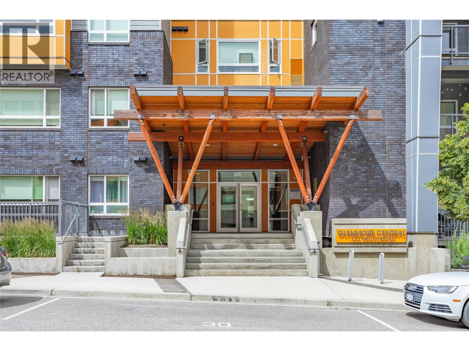 722 Valley Unit 200