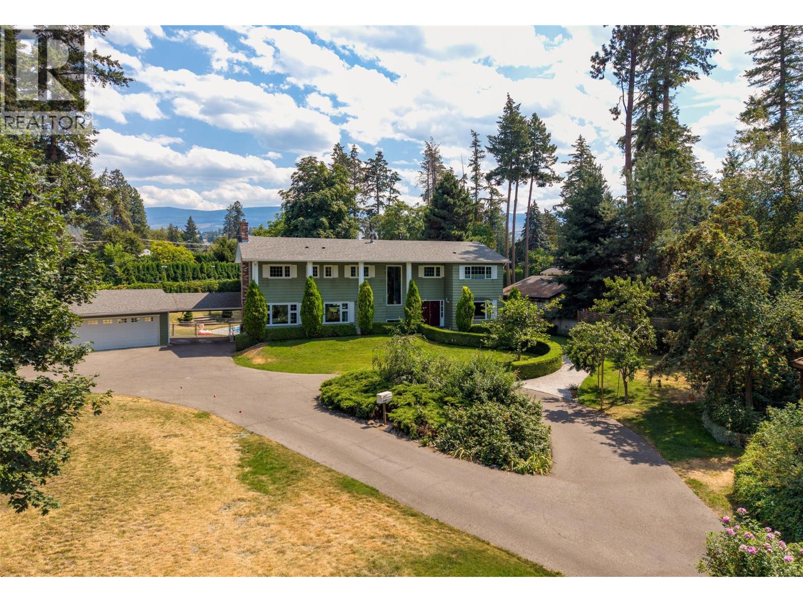 4299 Hobson
