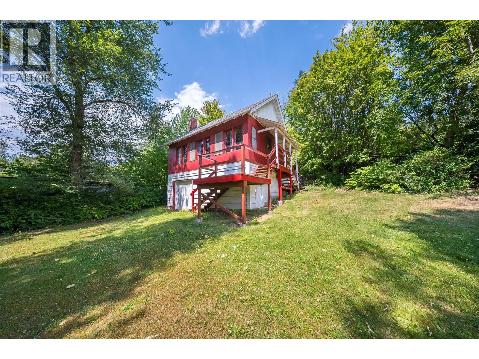 3824 Broadwater