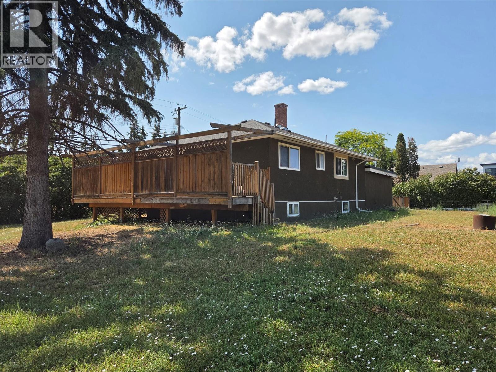 5565 Okanagan Landing