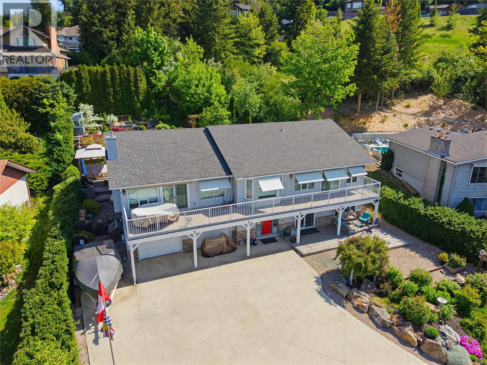 4410 Lakeshore