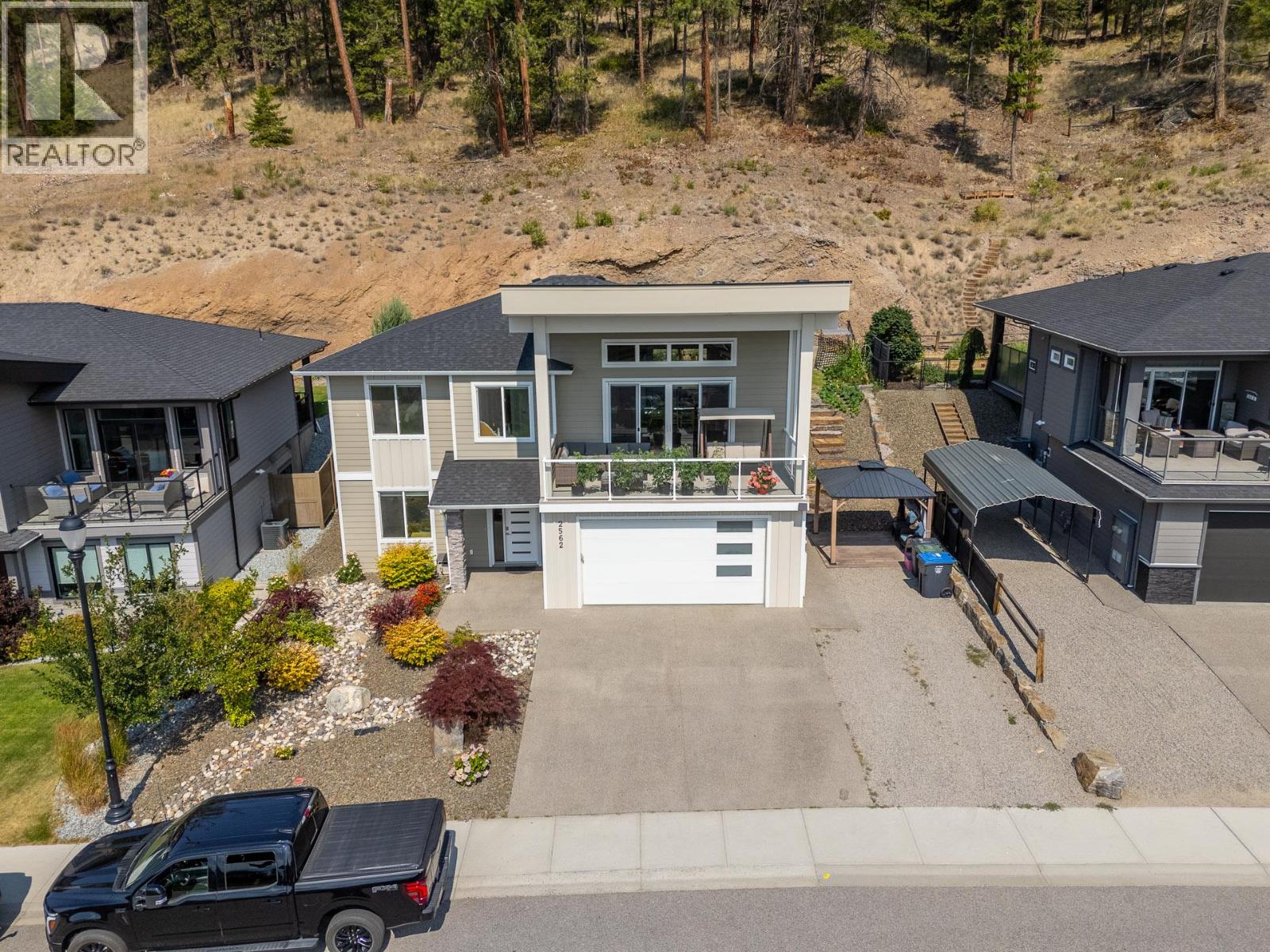 2562 Crown Crest