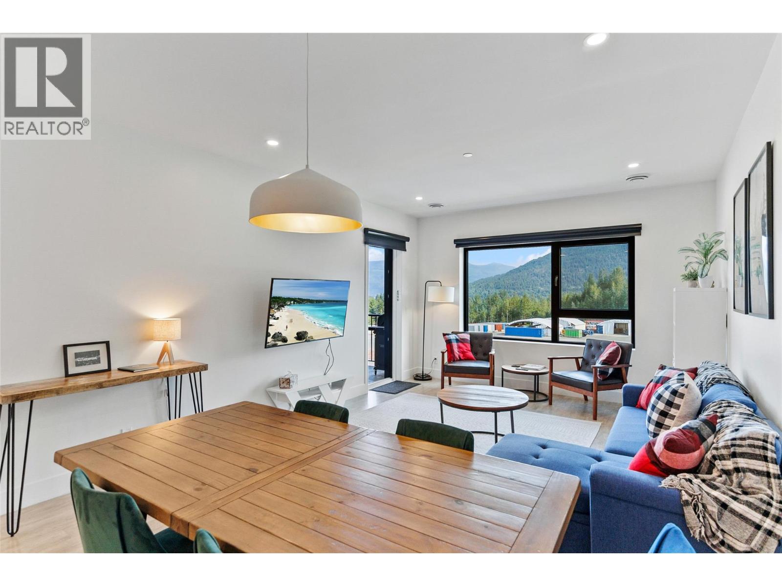 1701 Coursier Unit 3406