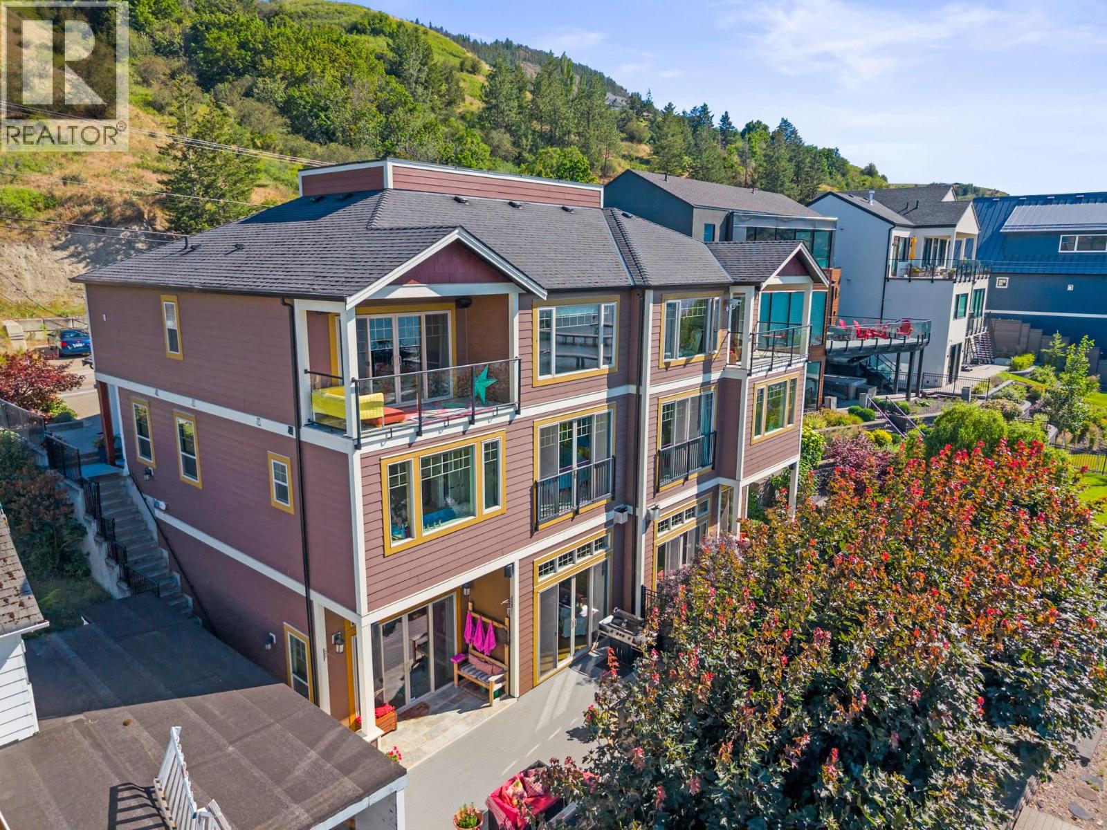 8049 Okanagan Landing