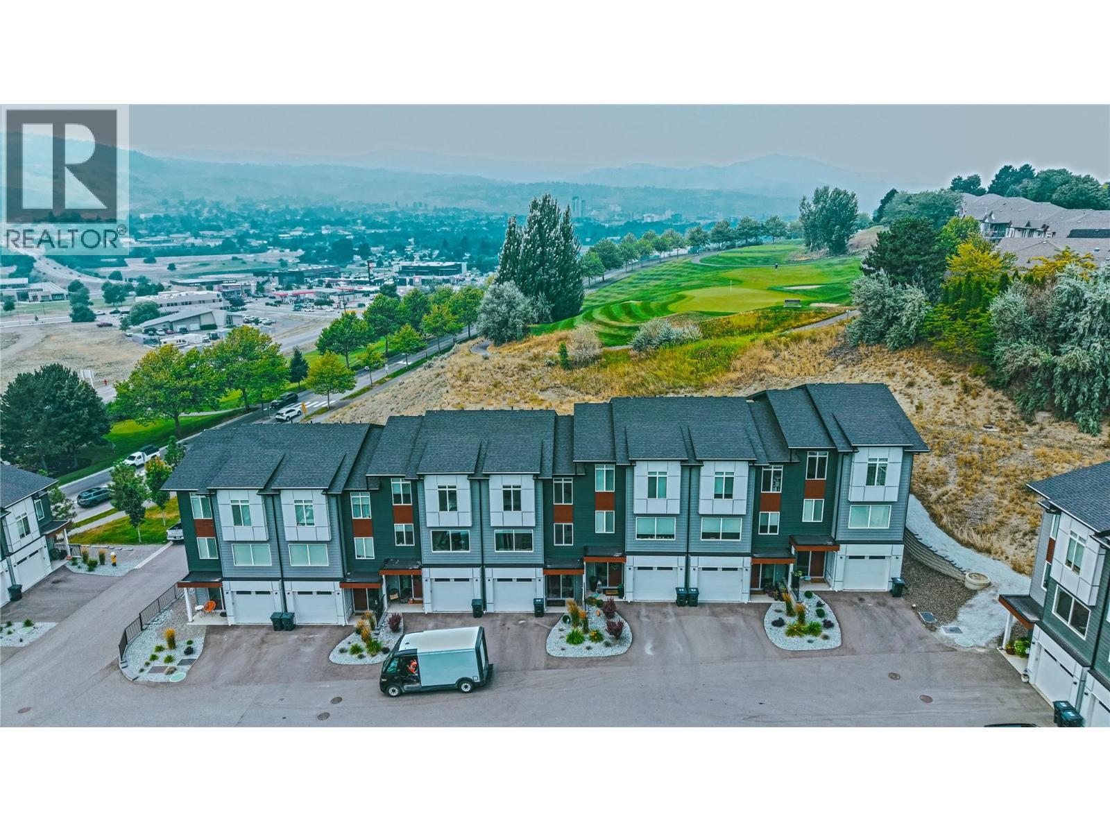 104 RIVER GATE