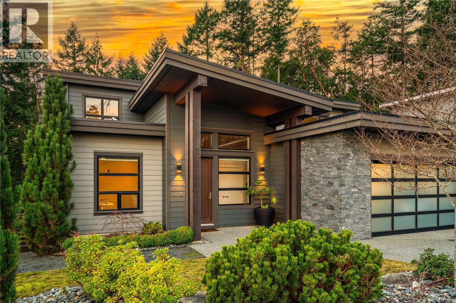 266 Crestline