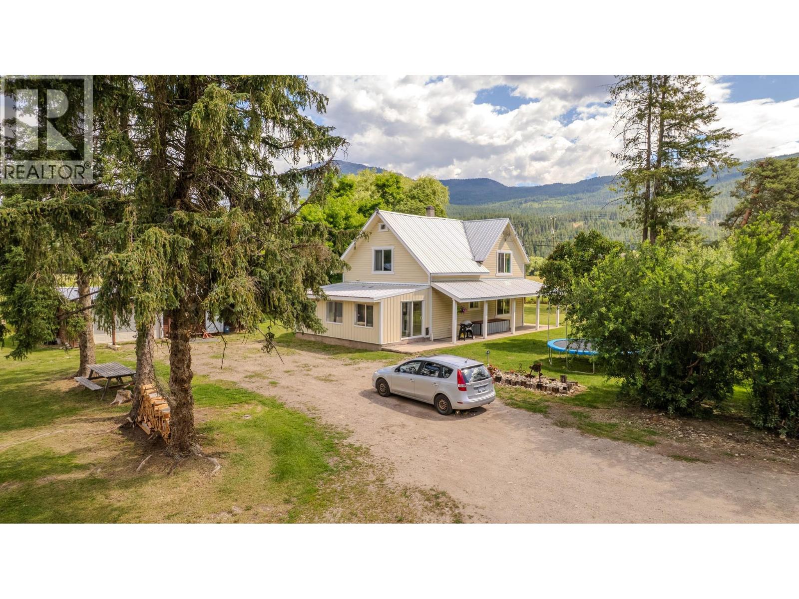 796 Salmon River