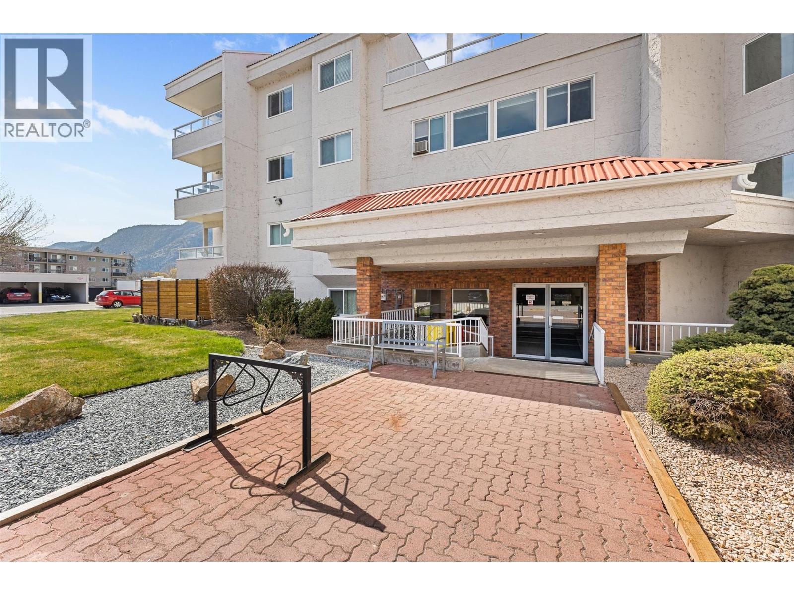 284 Yortkton Unit 205