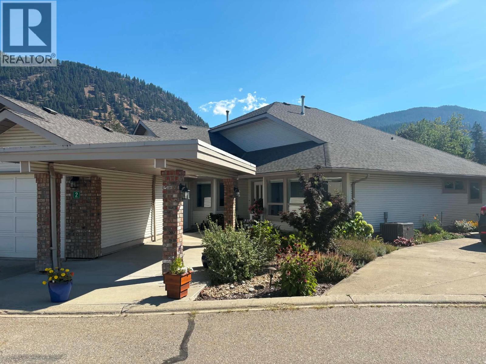 312 Arbutus Unit 2