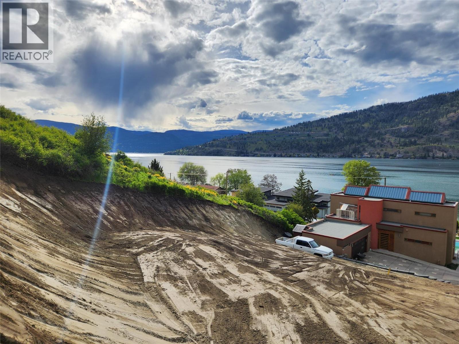 8164 Okanagan Landing