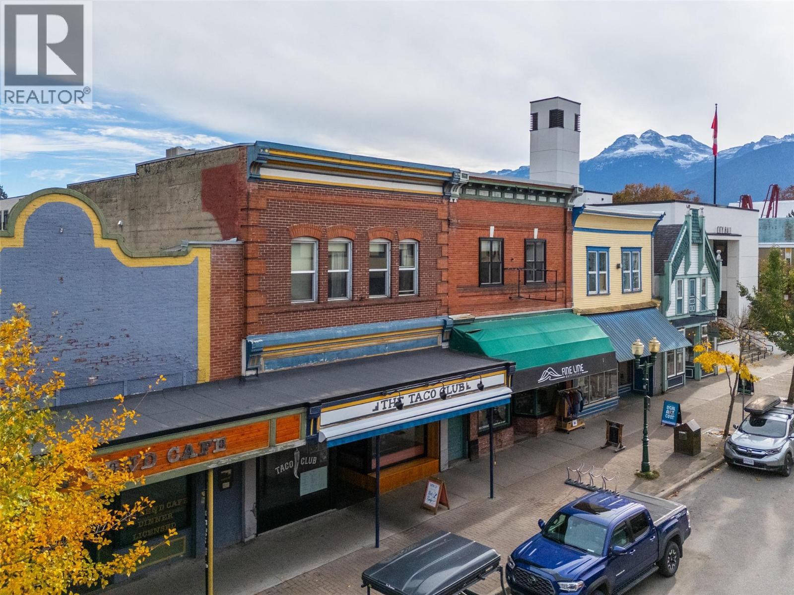 206 Mackenzie