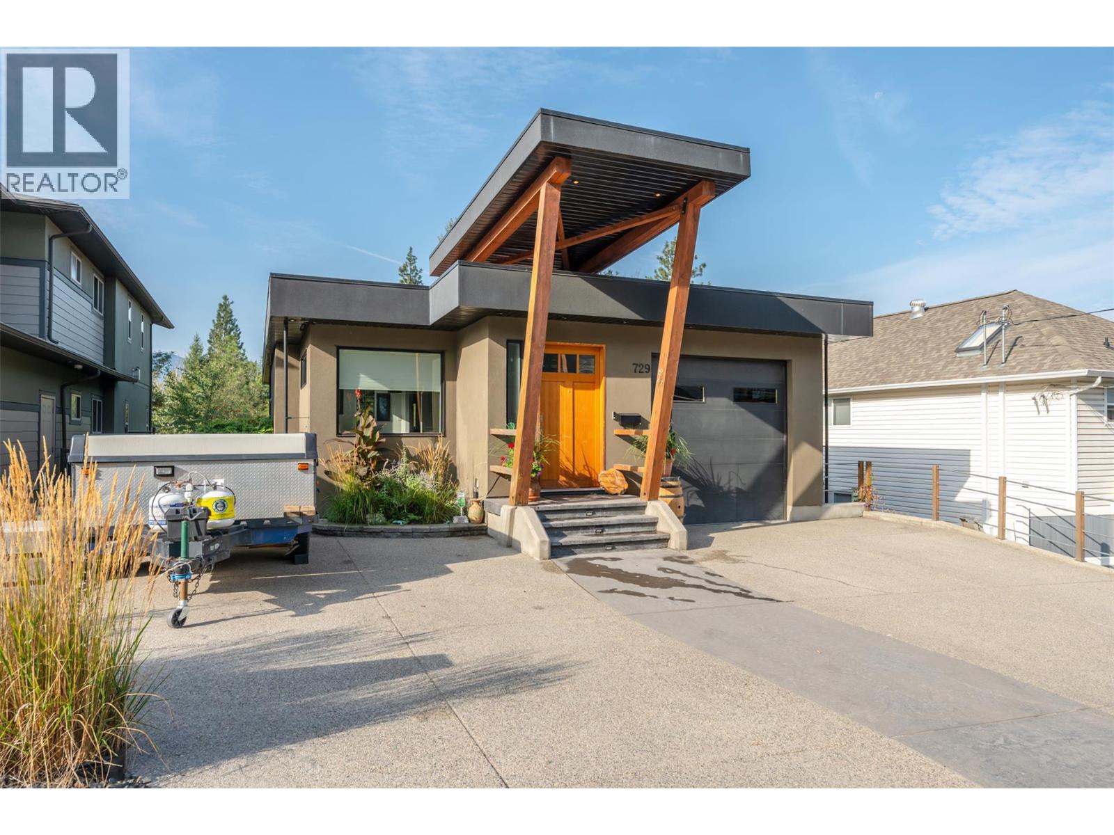 729 CREEKSIDE