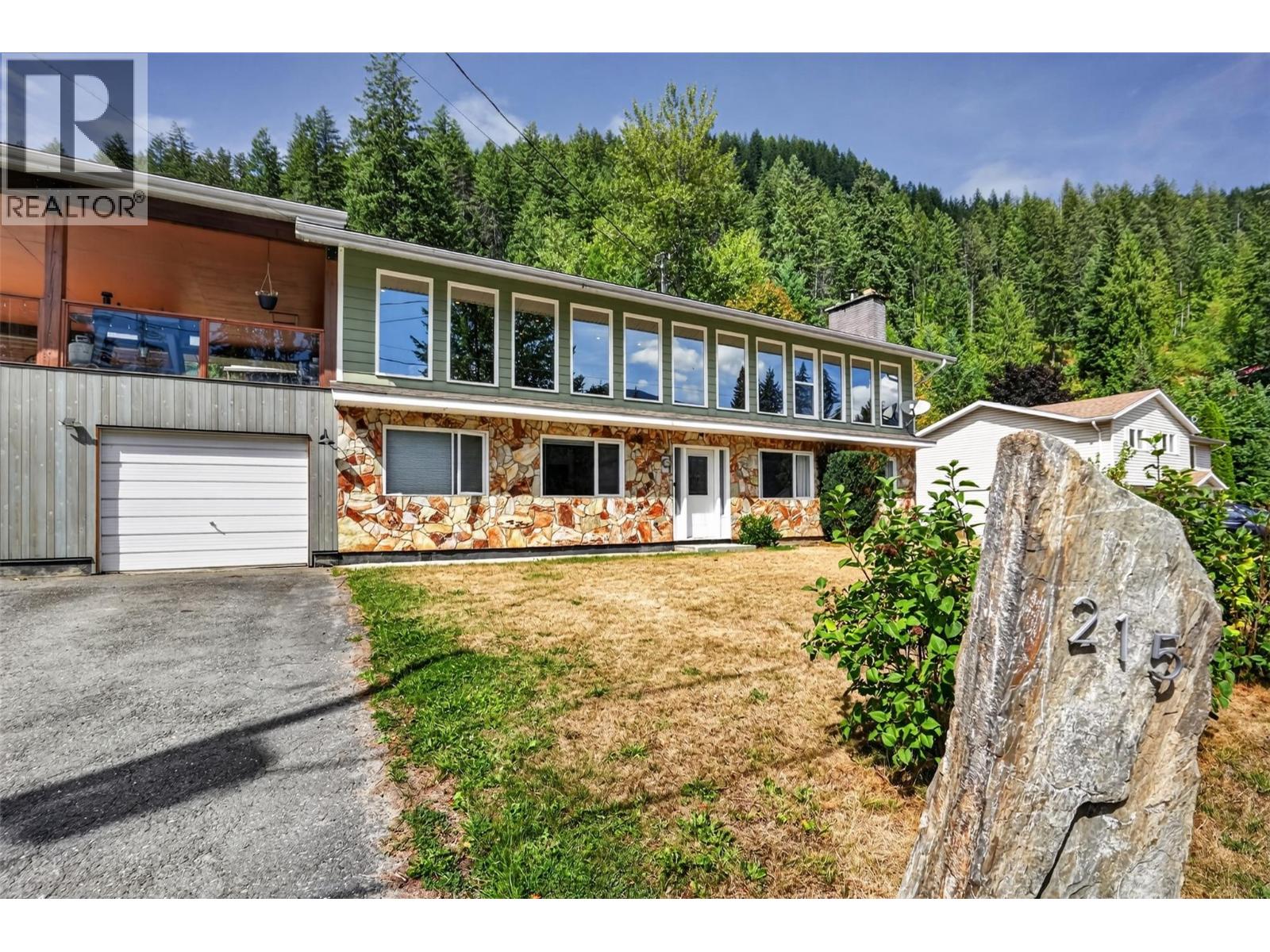 215 BAYVIEW