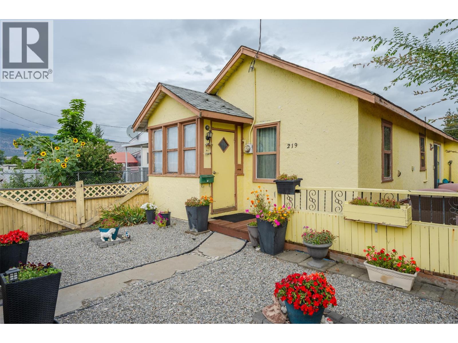 219 Hastings