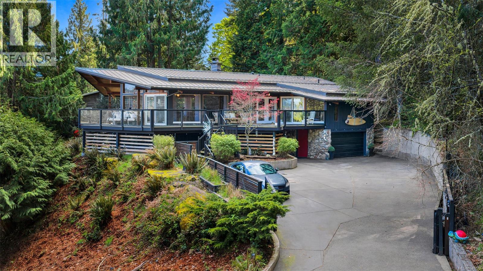 6156 Genoa Bay