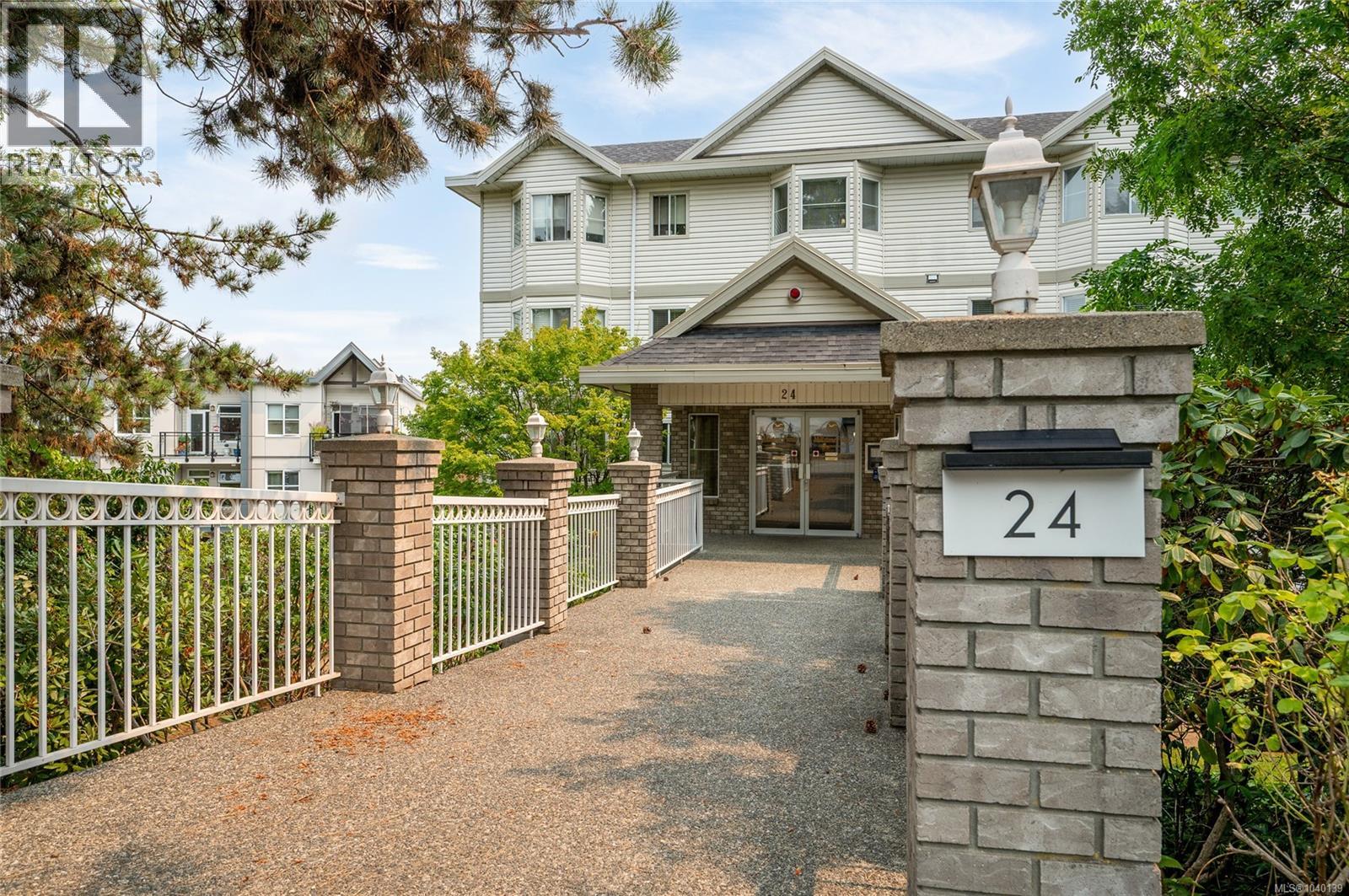 24 Prideaux Unit 206