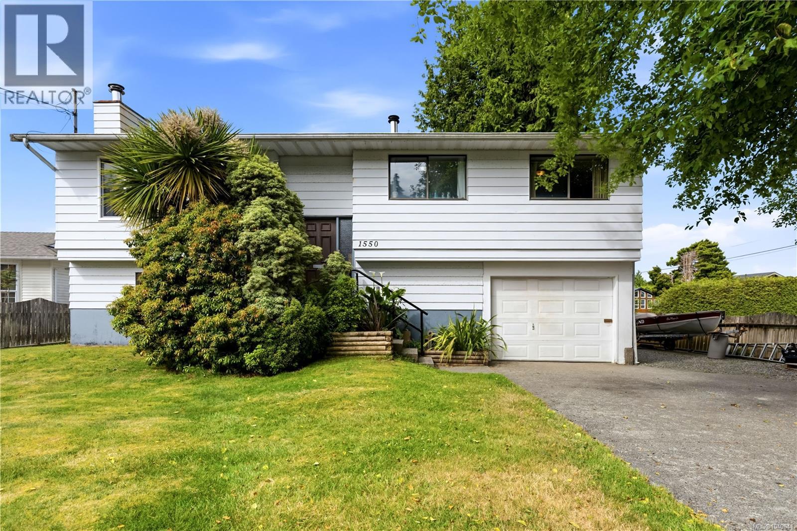 1550 Larch