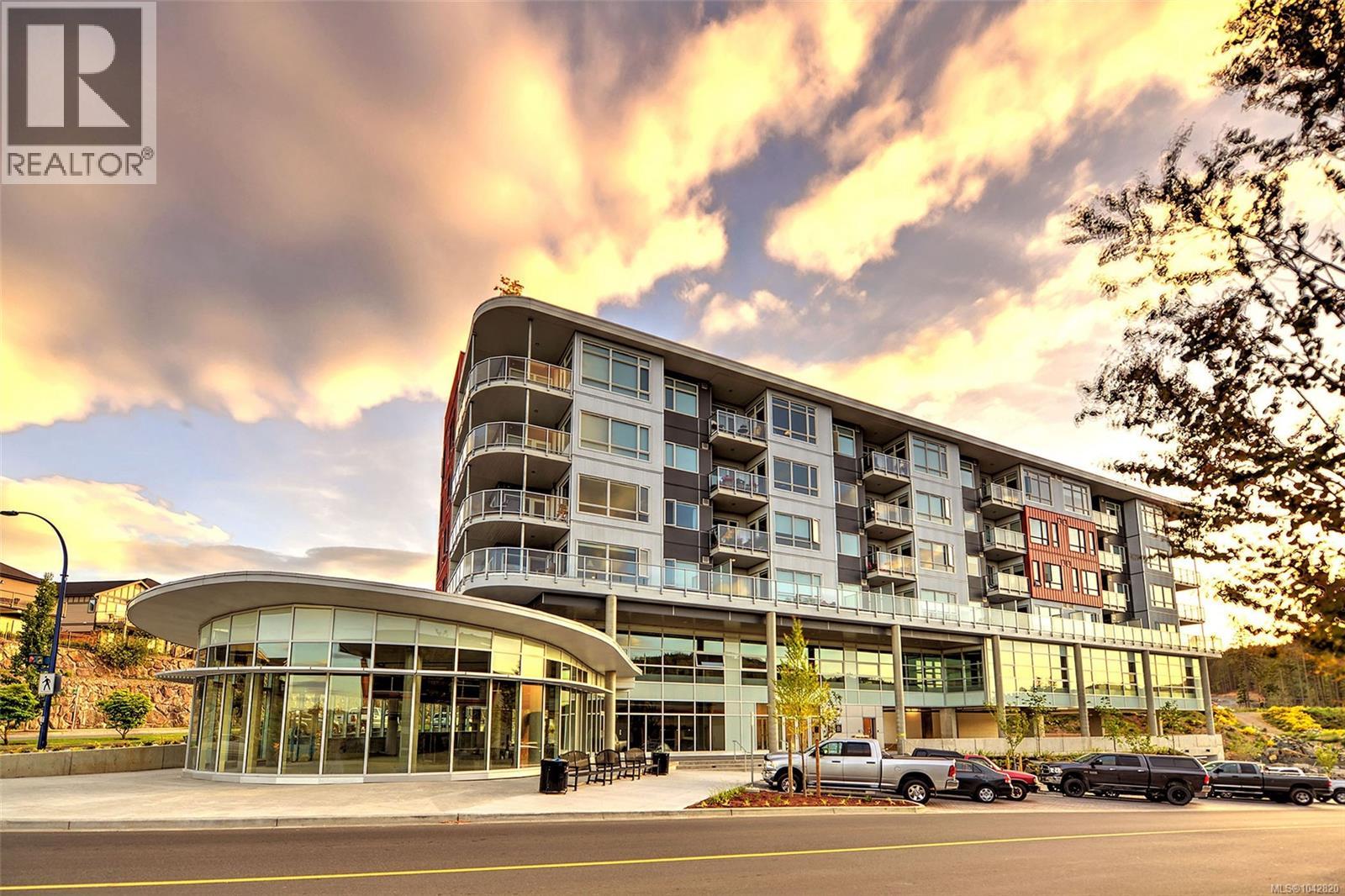 1311 Lakepoint Unit 407