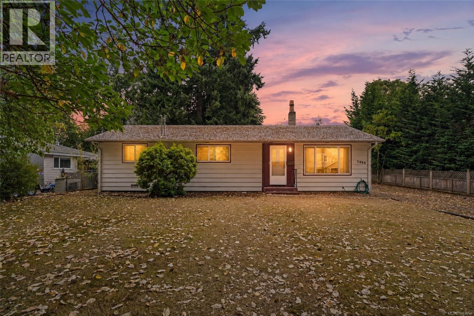 2986 Glen Lake
