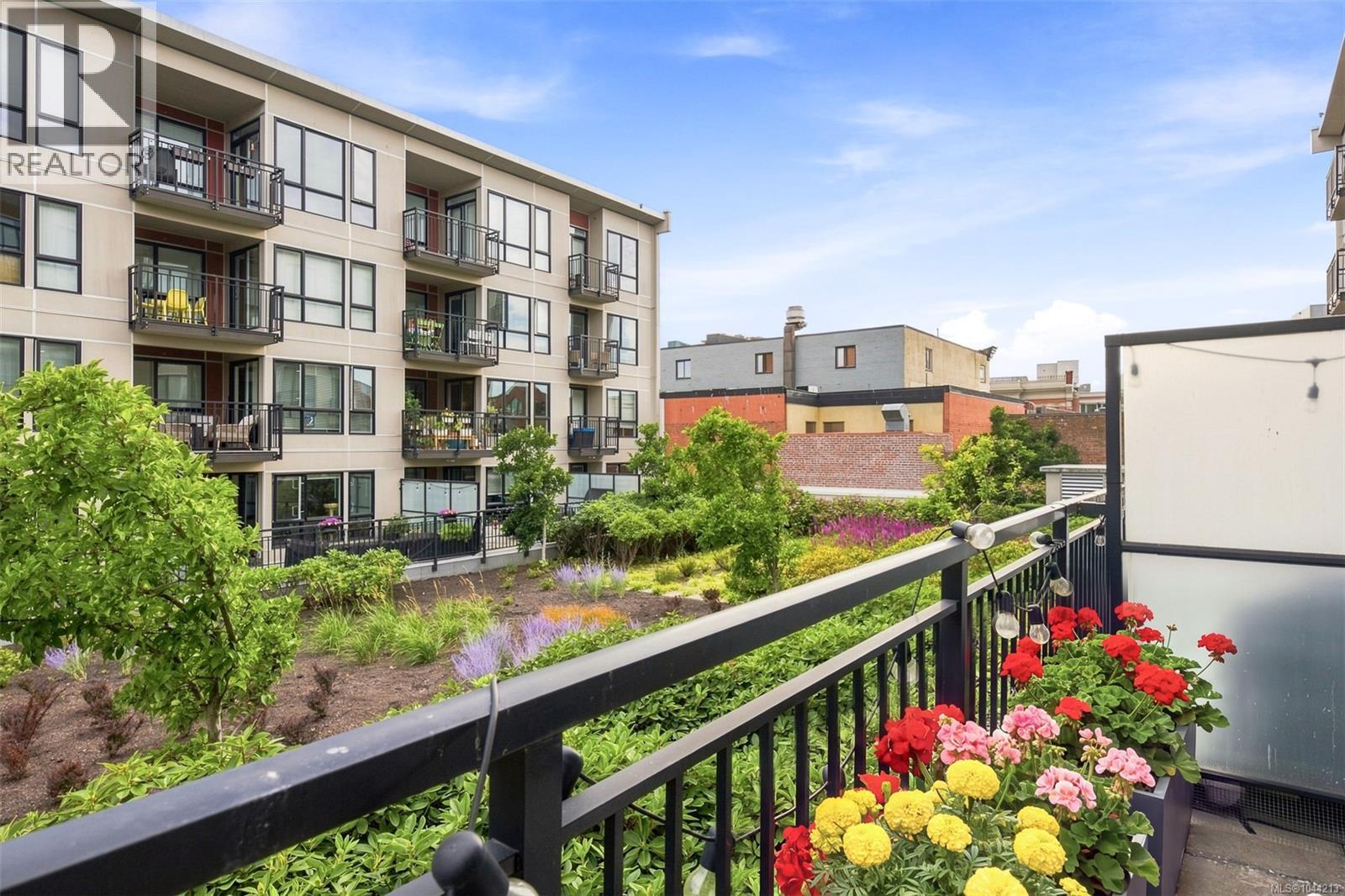517 Fisgard Unit 215